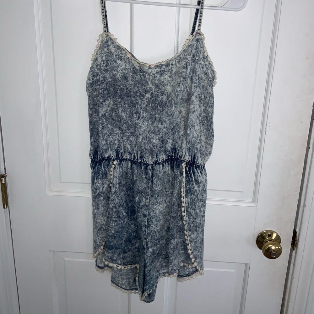 ROMPER - Picture 1 of 3